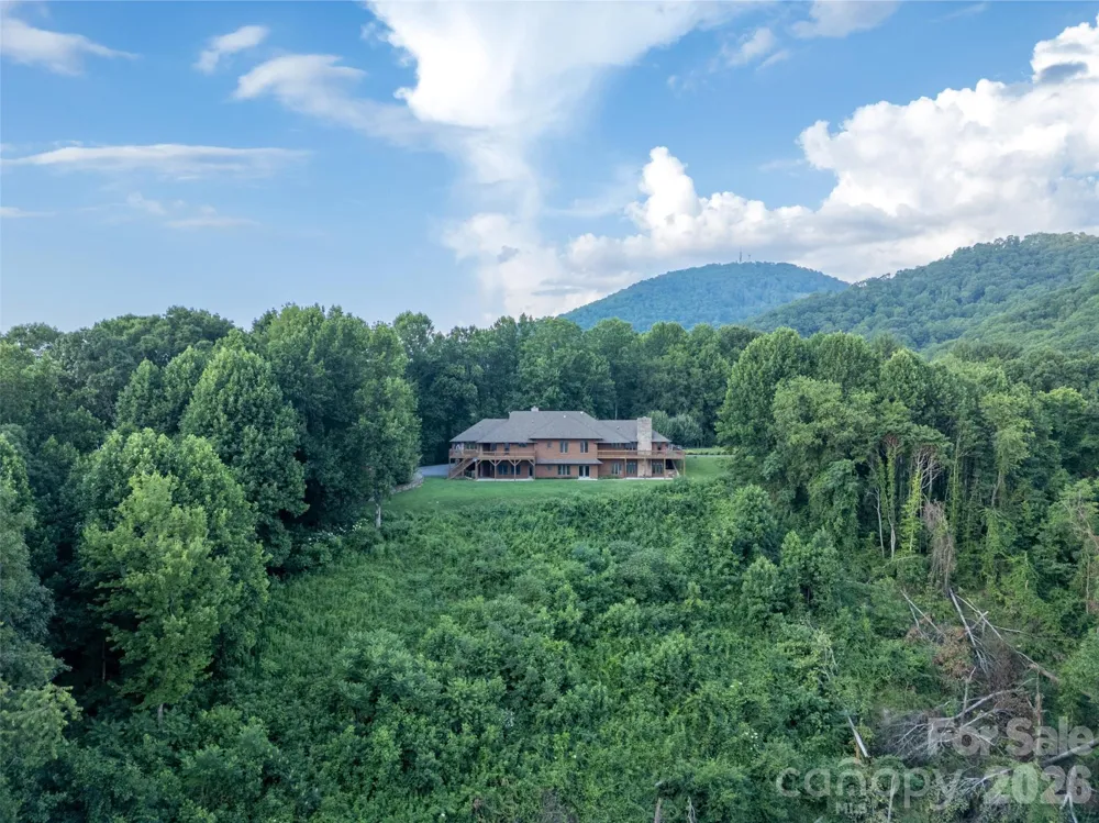 1087 Brigadoon Drive Clyde, NC 28721