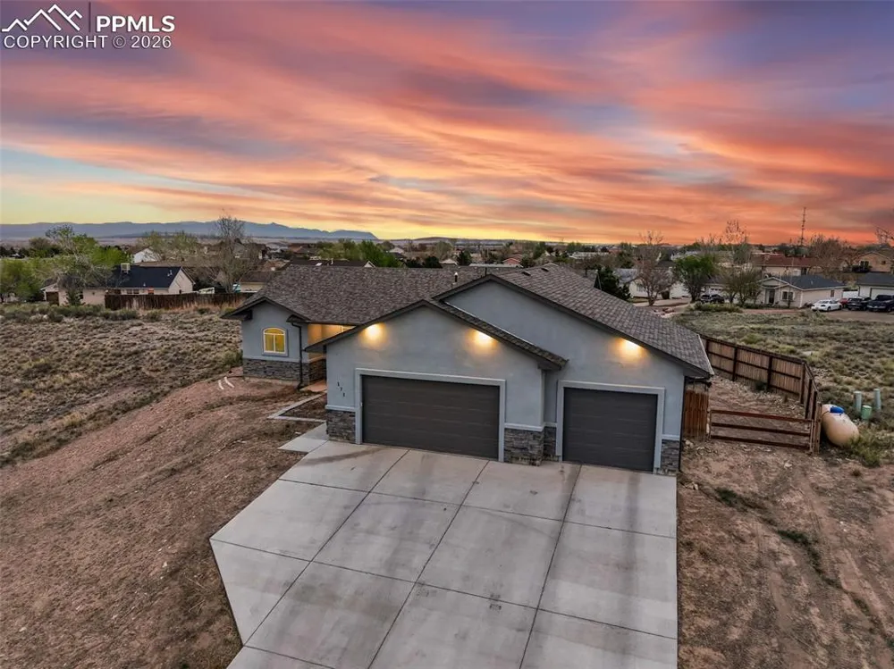 171 W Legend Drive Pueblo West, CO 81007