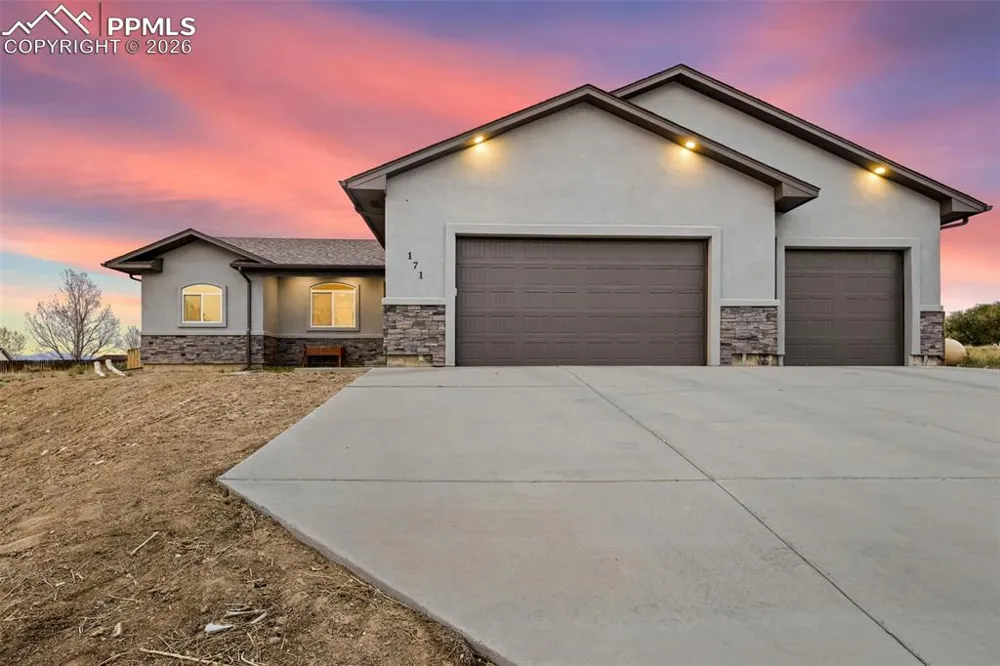 171 W Legend Drive Pueblo West, CO 81007