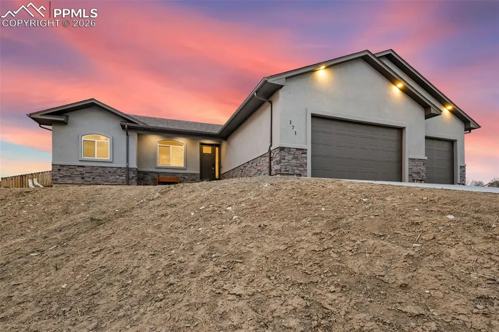 171 W Legend Drive Pueblo West, CO 81007