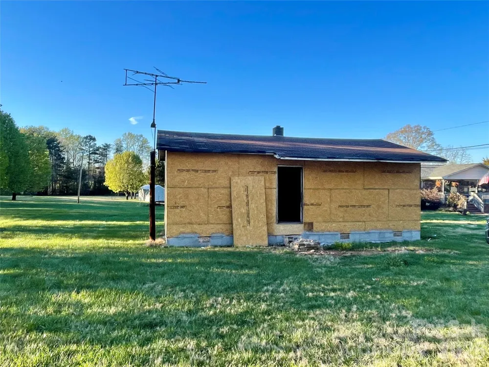 119 Z A Hunter Road Bessemer City, NC 28016