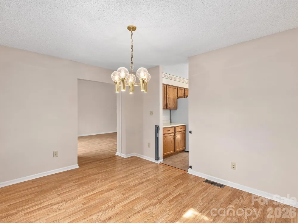 20 Cedarcliff Circle Asheville, NC 28803