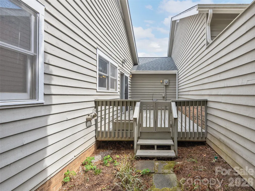 20 Cedarcliff Circle Asheville, NC 28803