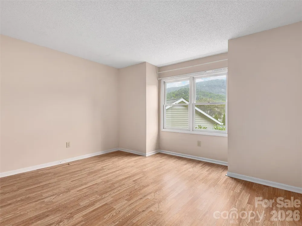 20 Cedarcliff Circle Asheville, NC 28803