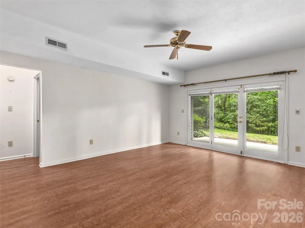 20 Cedarcliff Circle Asheville, NC 28803