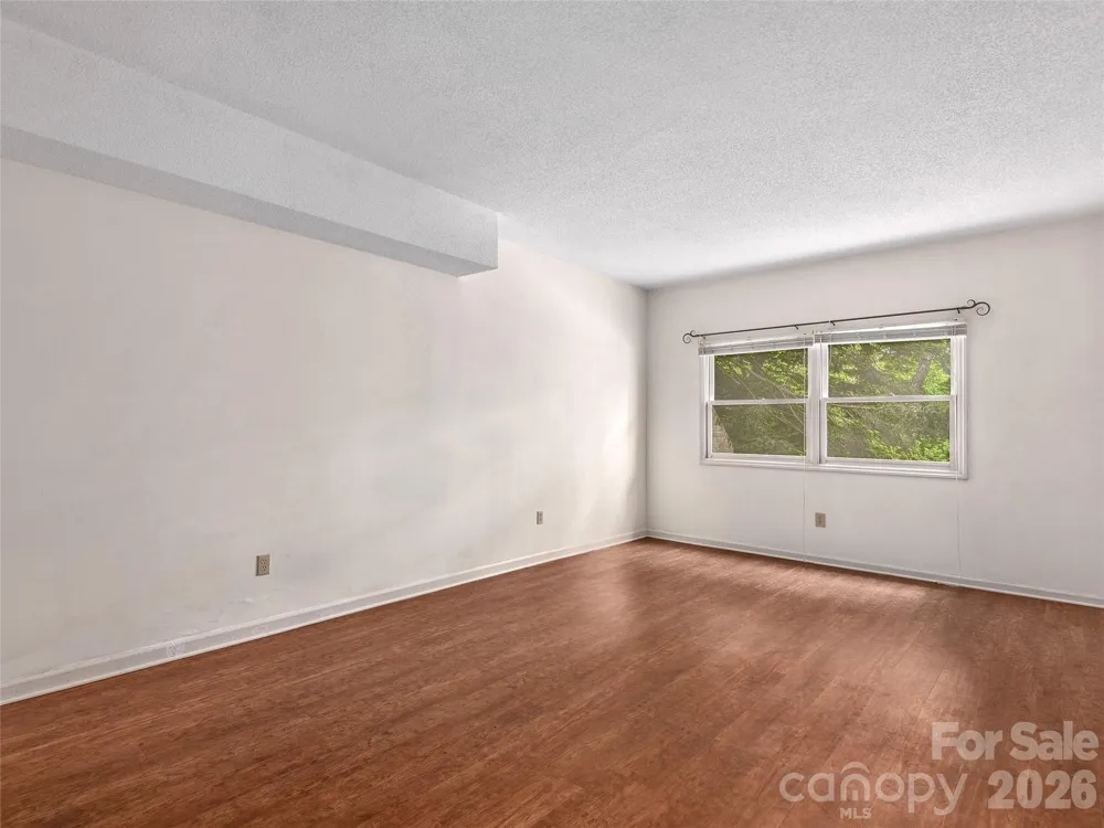 20 Cedarcliff Circle Asheville, NC 28803