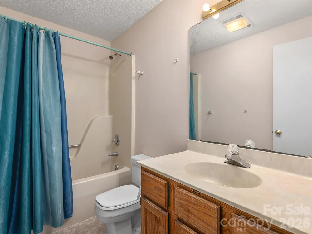 20 Cedarcliff Circle Asheville, NC 28803
