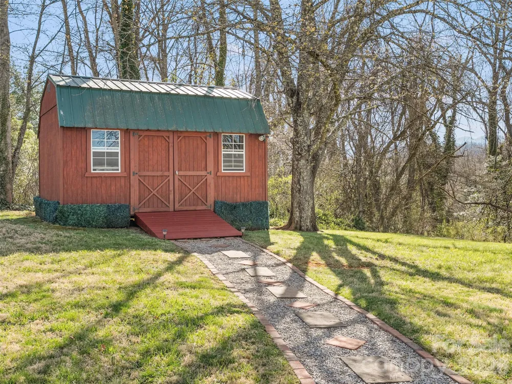 19 Mingus Street Canton, NC 28716