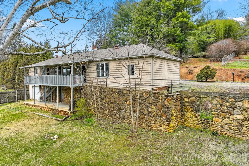 212 Holtzclaw Street #PT # 14-15 Canton, NC 28716