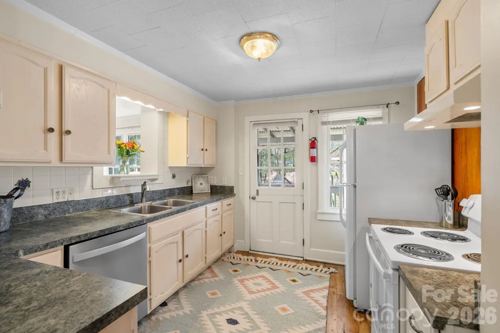 212 Holtzclaw Street #PT # 14-15 Canton, NC 28716