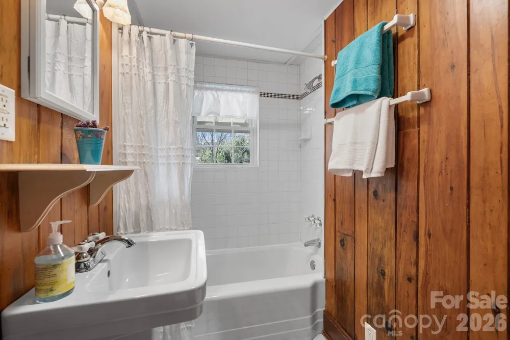 212 Holtzclaw Street #PT # 14-15 Canton, NC 28716