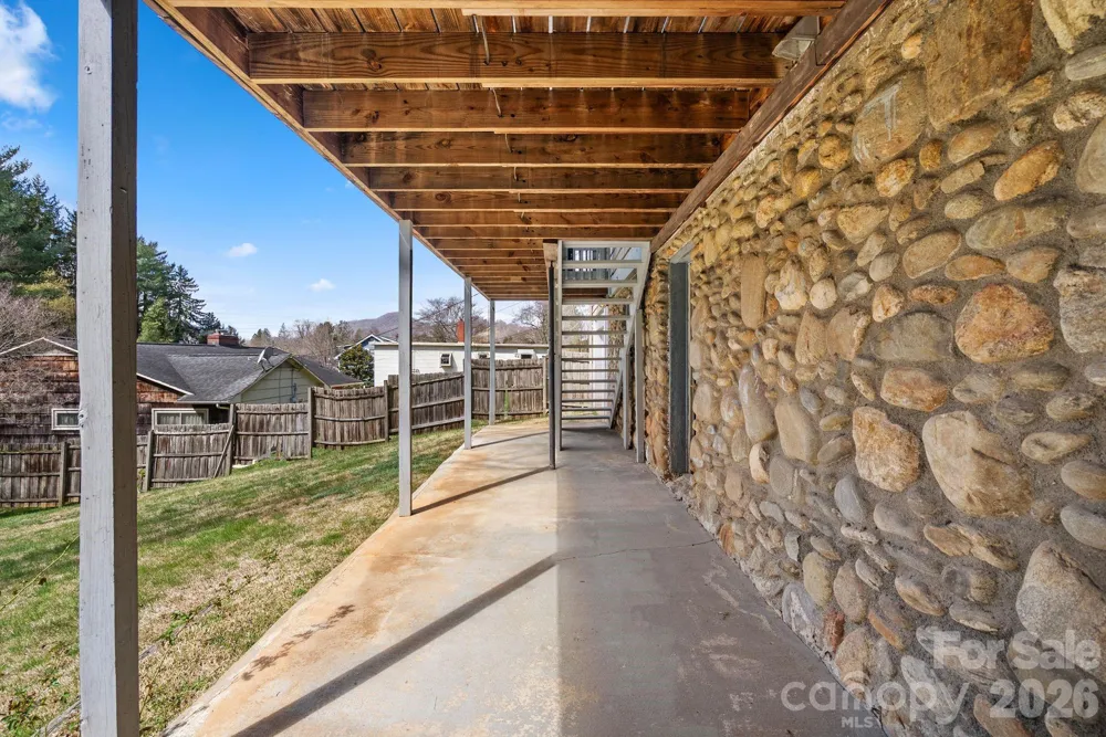 212 Holtzclaw Street #PT # 14-15 Canton, NC 28716