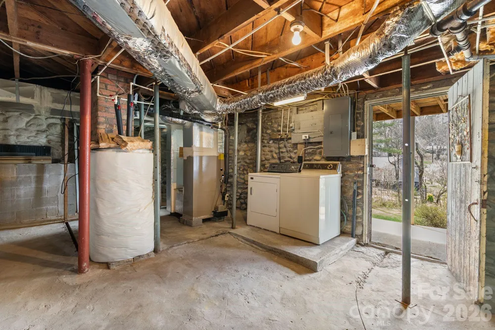 212 Holtzclaw Street #PT # 14-15 Canton, NC 28716