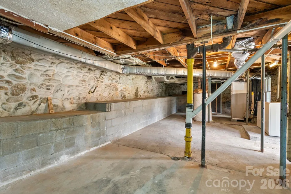 212 Holtzclaw Street #PT # 14-15 Canton, NC 28716