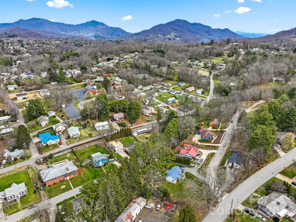 212 Holtzclaw Street #PT # 14-15 Canton, NC 28716
