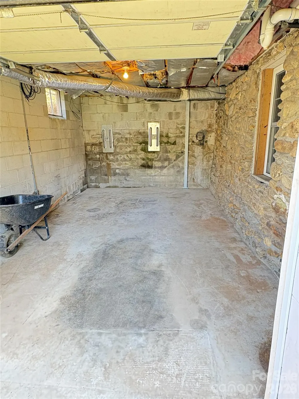 212 Holtzclaw Street #PT # 14-15 Canton, NC 28716
