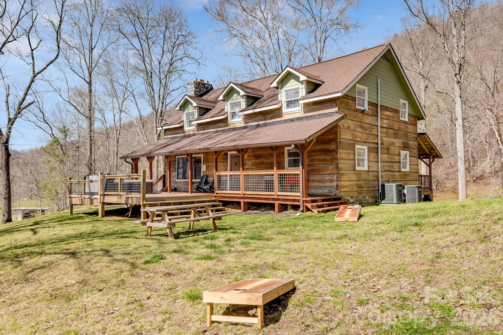 114 Johns Creek Road Canton, NC 28716