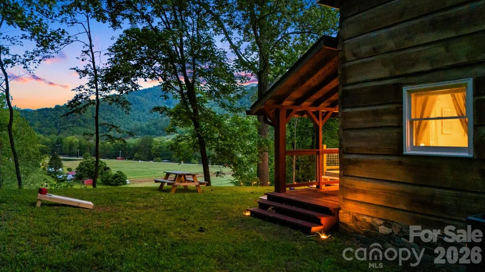 114 Johns Creek Road Canton, NC 28716