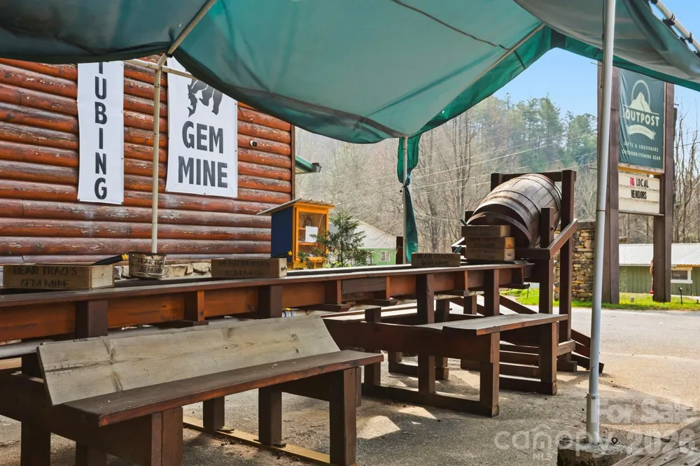 10932 Rosman Highway Lake Toxaway, NC 28747