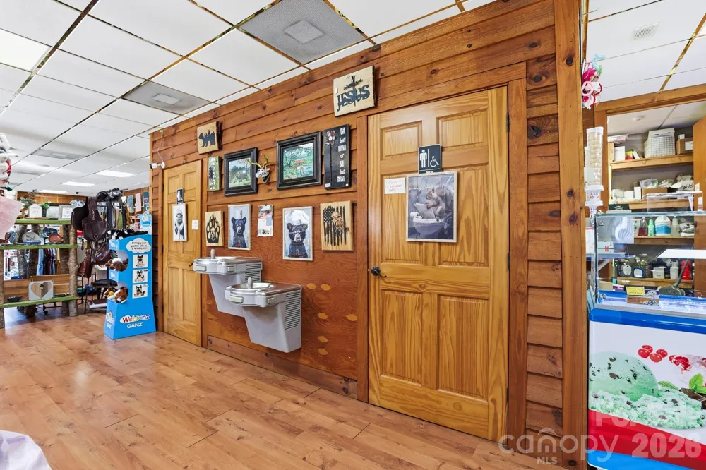 10932 Rosman Highway Lake Toxaway, NC 28747
