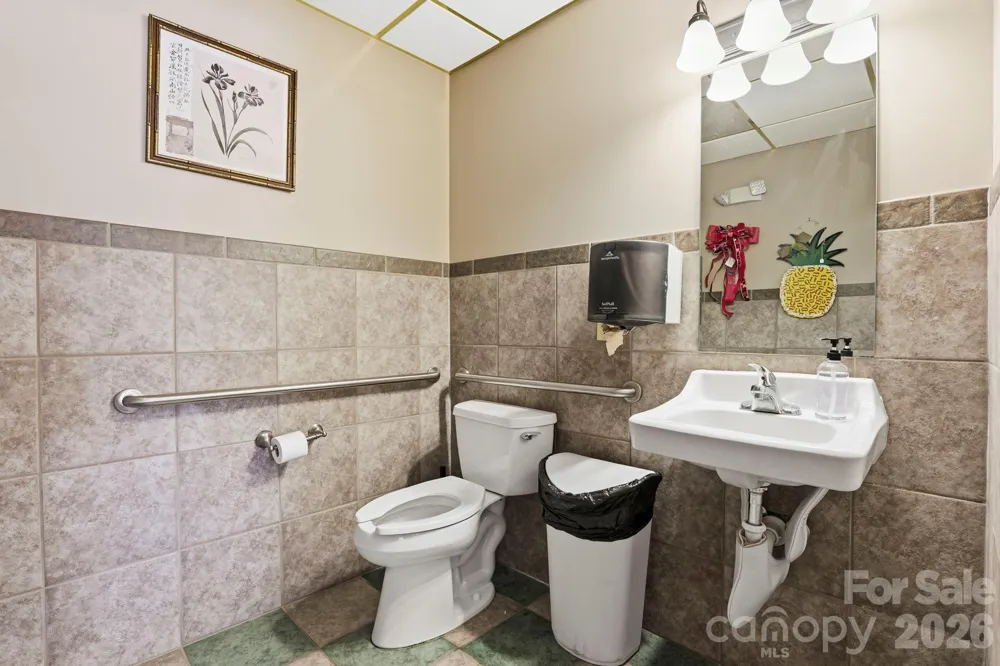 10932 Rosman Highway Lake Toxaway, NC 28747
