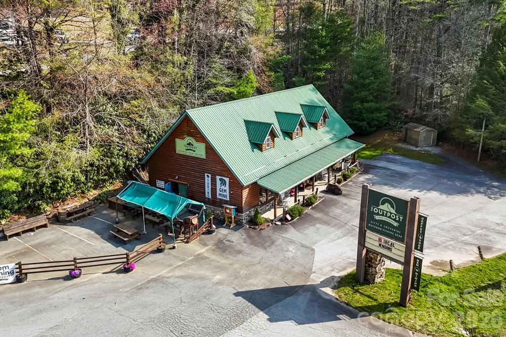 10932 Rosman Highway Lake Toxaway, NC 28747