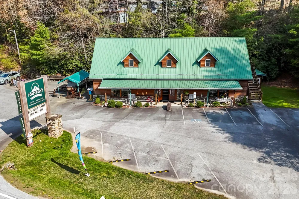 10932 Rosman Highway Lake Toxaway, NC 28747