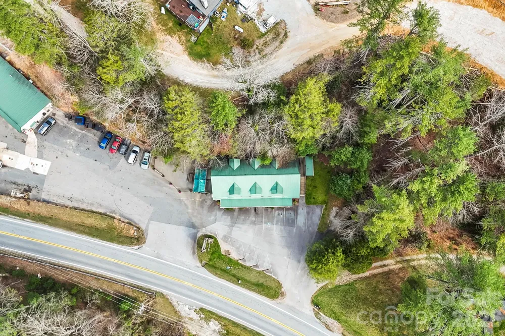 10932 Rosman Highway Lake Toxaway, NC 28747