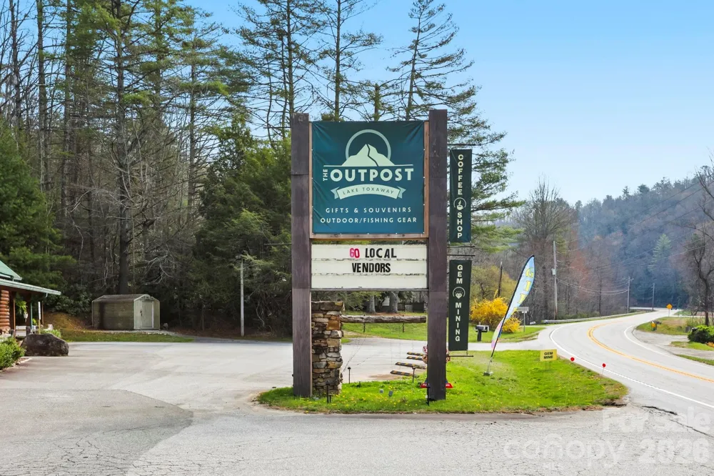 10932 Rosman Highway Lake Toxaway, NC 28747