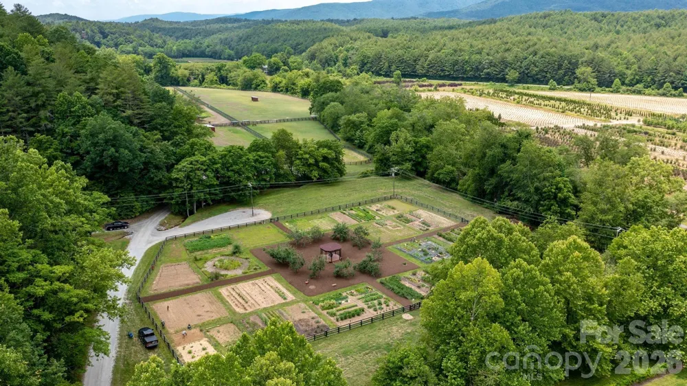 4420 Walnut Ridge Drive Lenoir, NC 28645