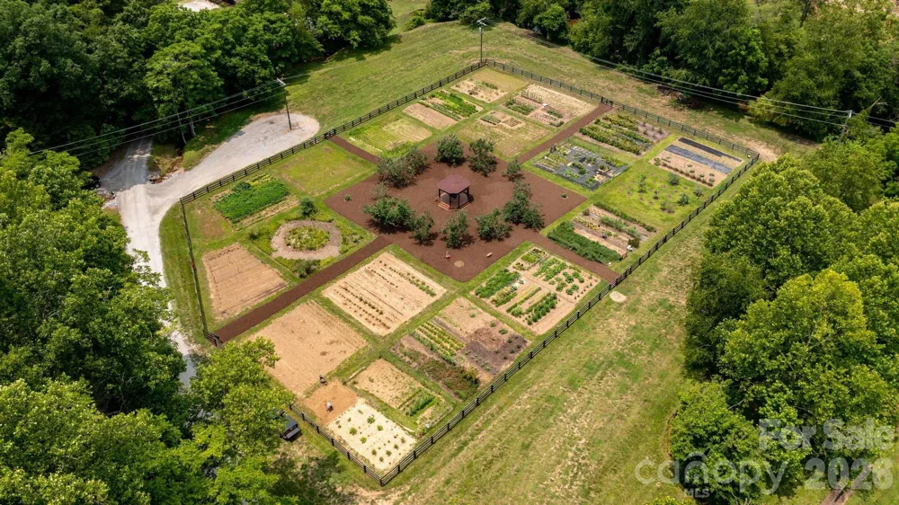 4420 Walnut Ridge Drive Lenoir, NC 28645