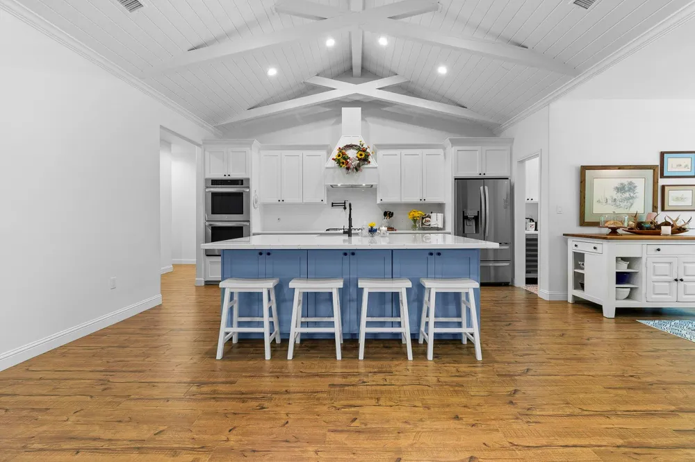 229 Knollwood Creek Onalaska, TX 77360