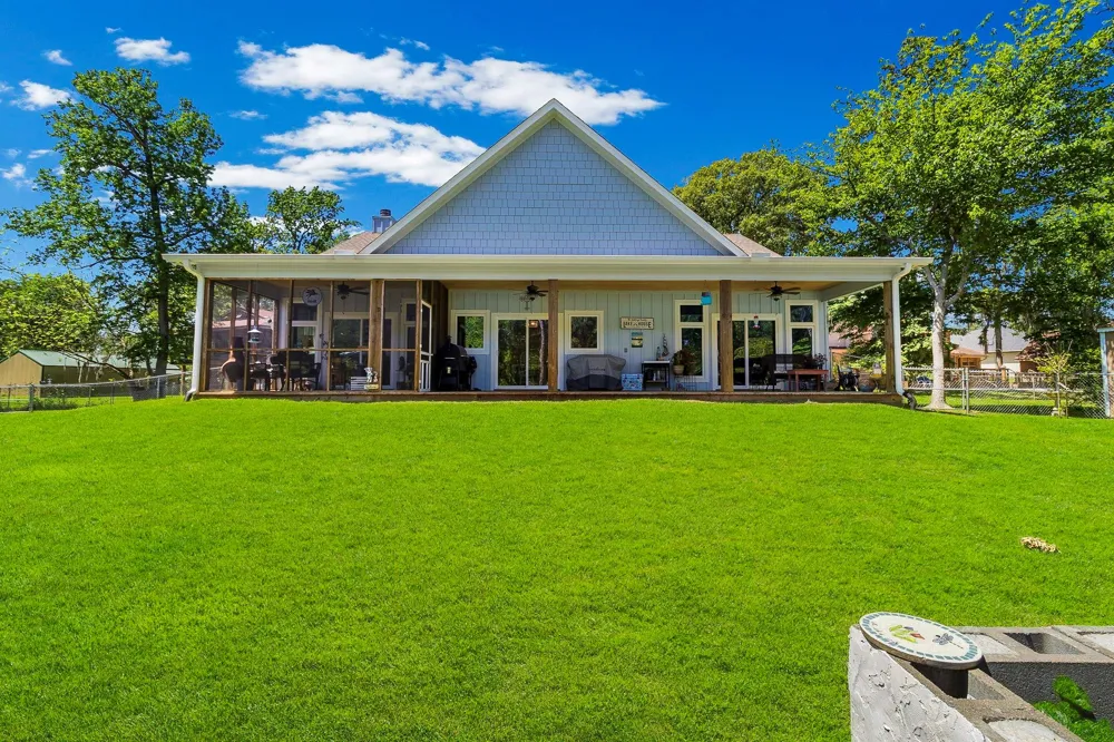 229 Knollwood Creek Onalaska, TX 77360
