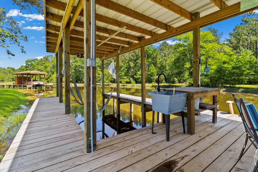 229 Knollwood Creek Onalaska, TX 77360