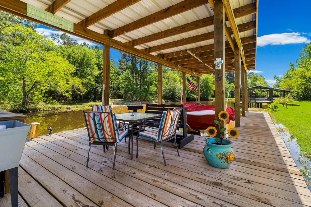 229 Knollwood Creek Onalaska, TX 77360