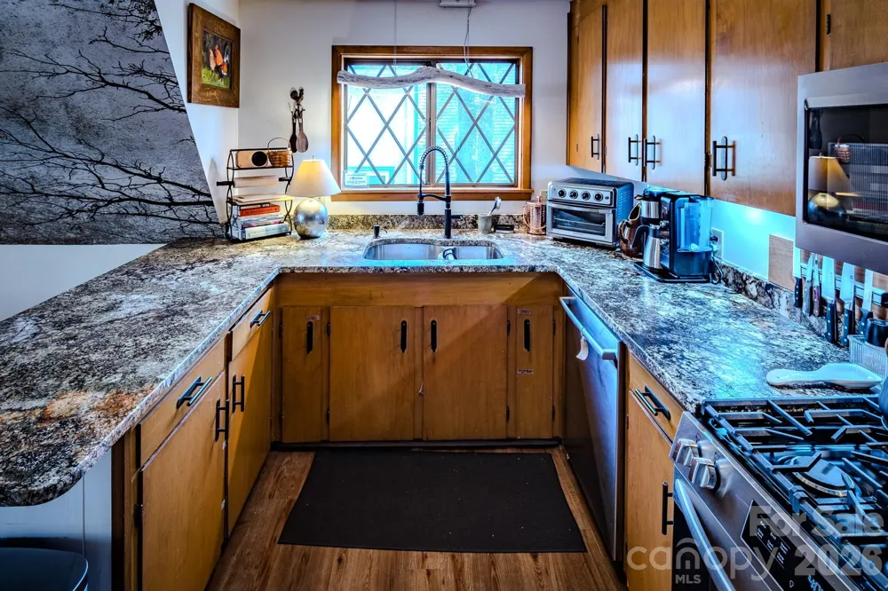 20 Lady Slipper Loop Newland, NC 28657