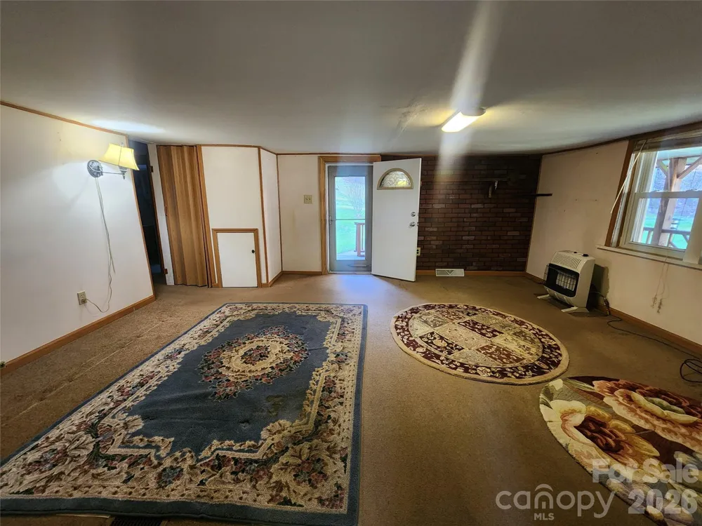 1025 Chandler Cove Road Marshall, NC 28753
