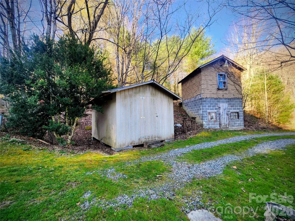 1025 Chandler Cove Road Marshall, NC 28753