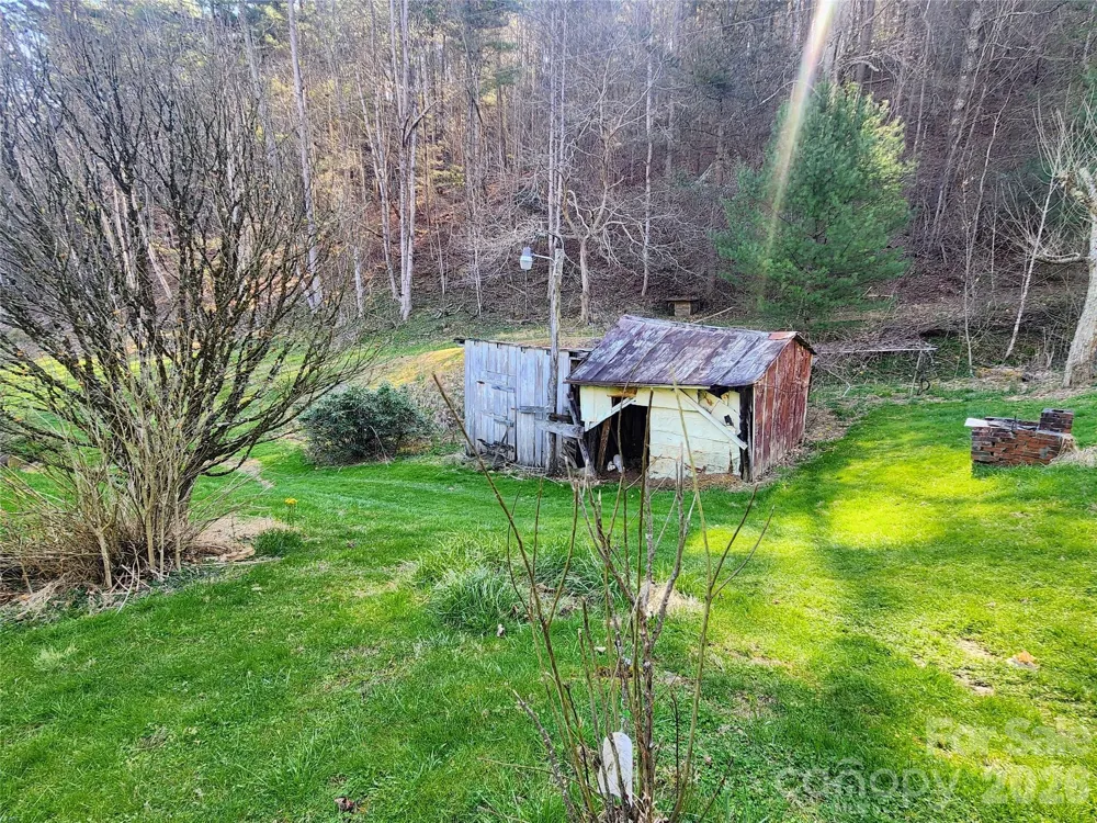 1025 Chandler Cove Road Marshall, NC 28753
