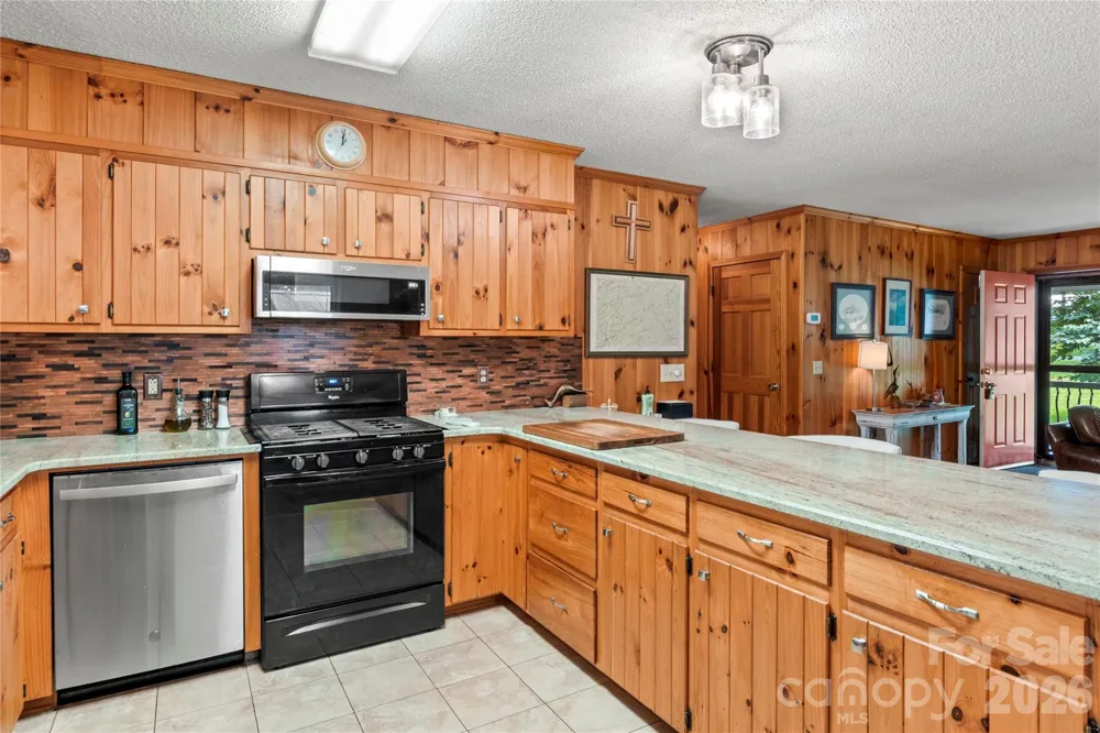 1502 Greenstreet Drive Traphill, NC 28685