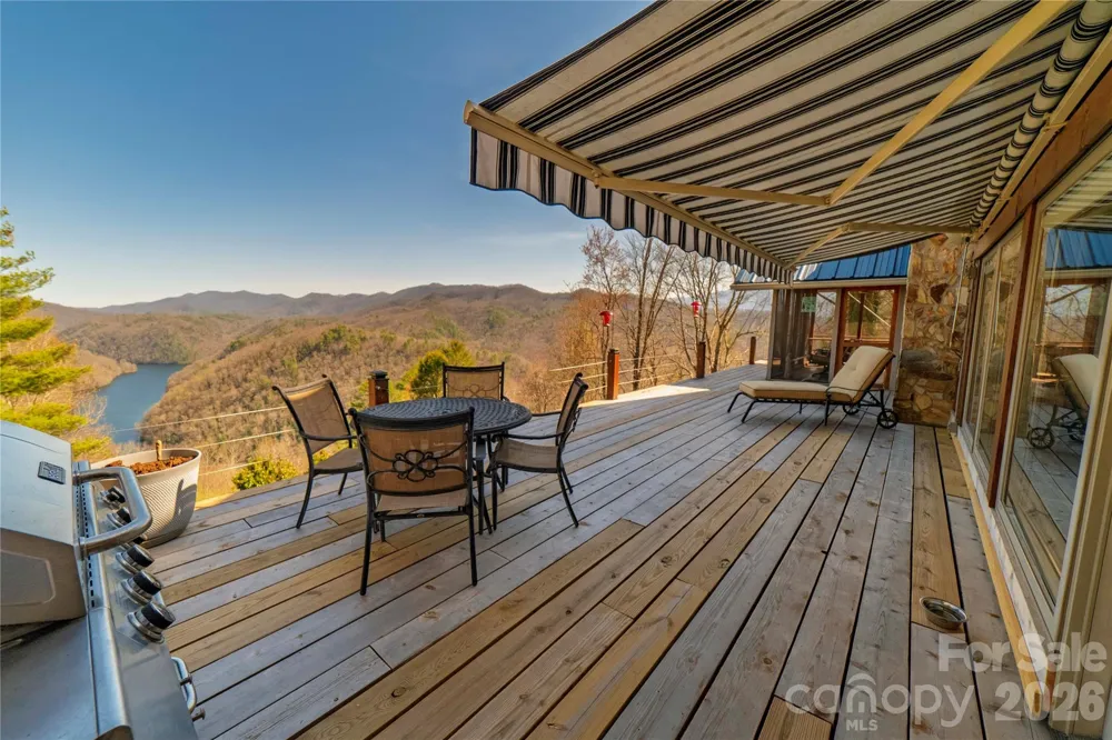 369 Deals Gap Road Robbinsville, NC 28771