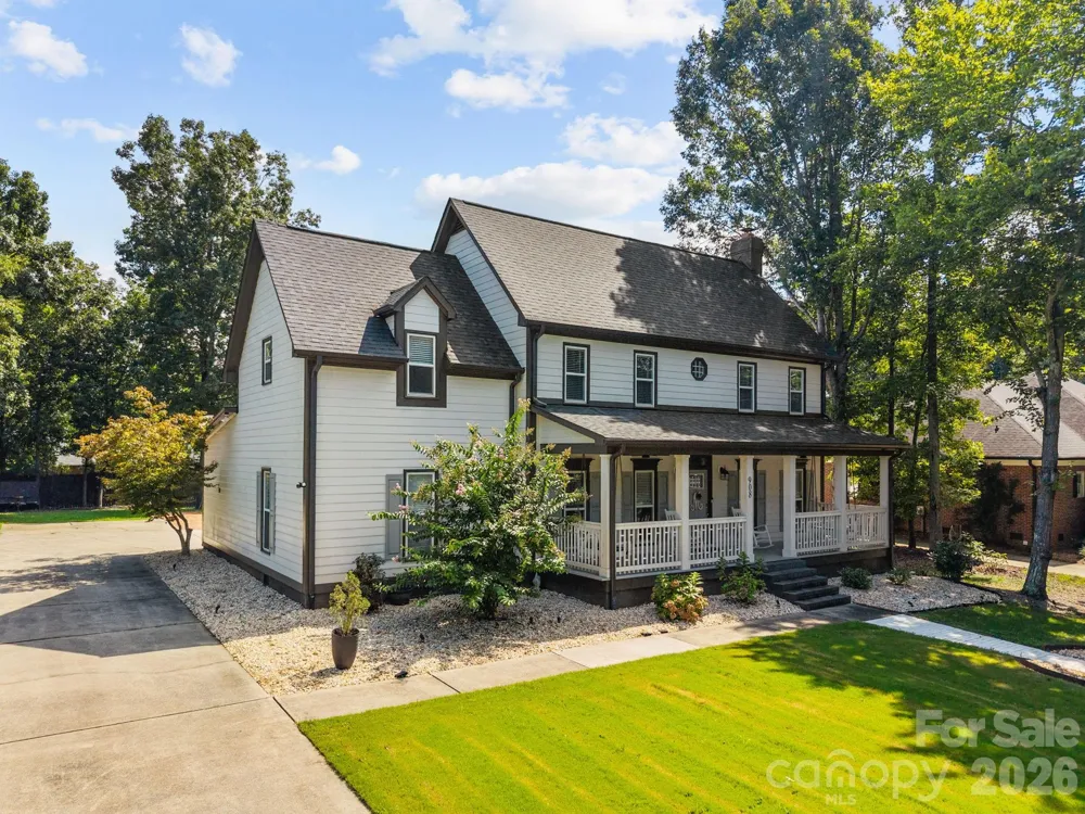 908 Woodhurst Drive