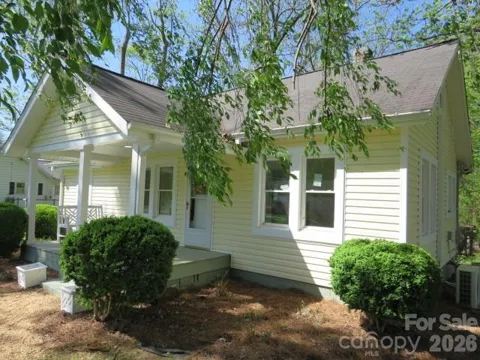 736 Country Club Drive