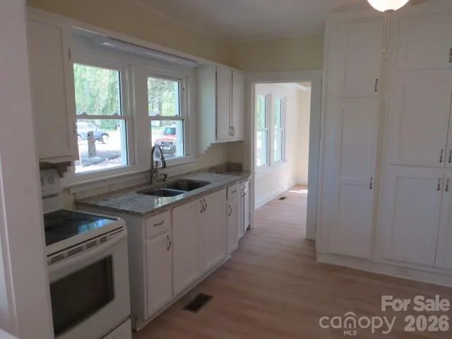 736 Country Club Drive State Road, NC 28676