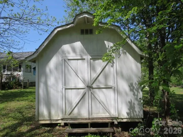 736 Country Club Drive State Road, NC 28676