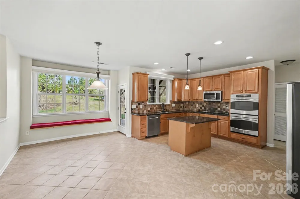 7512 Chasewater Drive Harrisburg, NC 28075