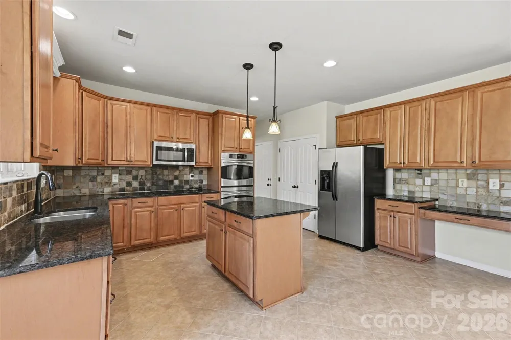 7512 Chasewater Drive Harrisburg, NC 28075