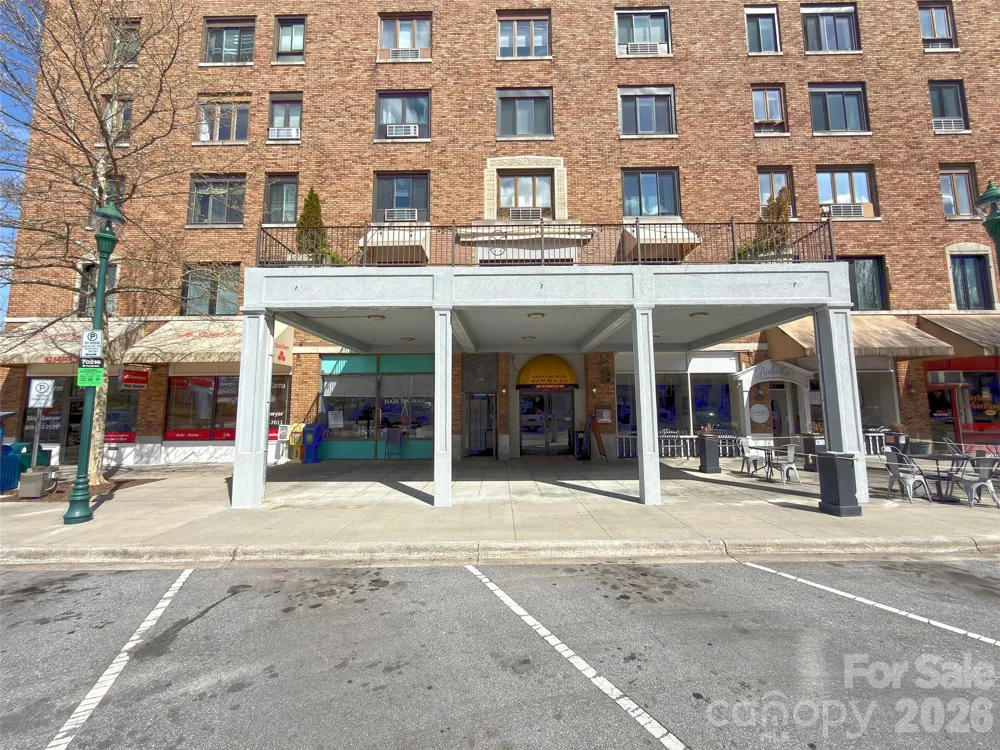 538 Main Street #305-#308 Hendersonville, NC 28792