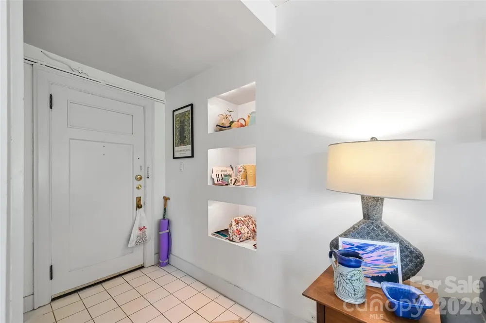 538 Main Street #305-#308 Hendersonville, NC 28792