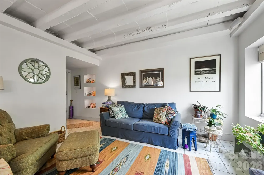 538 Main Street #305-#308 Hendersonville, NC 28792